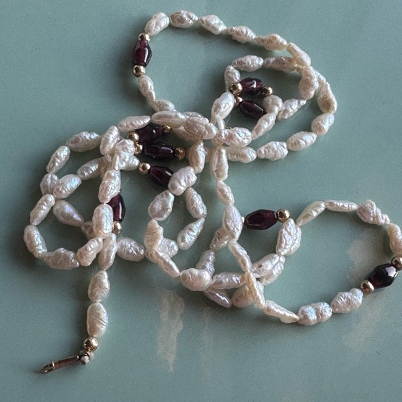 Jewelry - 14k gold filled natural seed pearls and garnet long necklace